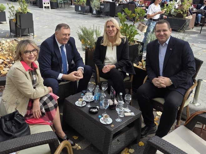 Dodik: Ugodno ćaskanje u relaksiranoj atmosferi; Najljepše odluke donose se među prijateljima, uz osmijeh i vjeru u ono što radimo