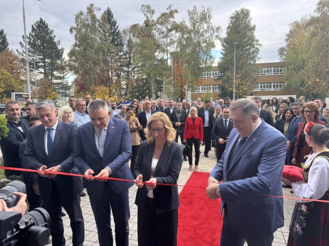 U Istočnom Novom Sarajevu otvoren studentski dom U Istočnom Novom Sarajevu otvoren studentski dom - Foto: RTRS