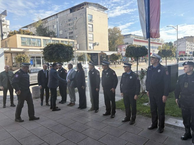 Budimir posjetio PU Doboj Budimir posjetio PU Doboj - Foto: RTRS