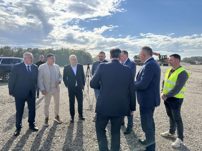 Dodik i Minić obišli dionicu auto-puta Bijeljina - Rača (FOTO)