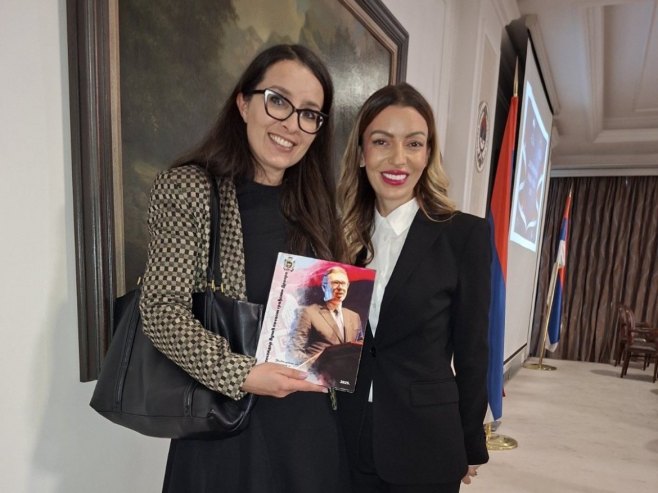 Dušica Runić i Adrijana Mesarović Dušica Runić i Adrijana Mesarović - Foto: SRNA