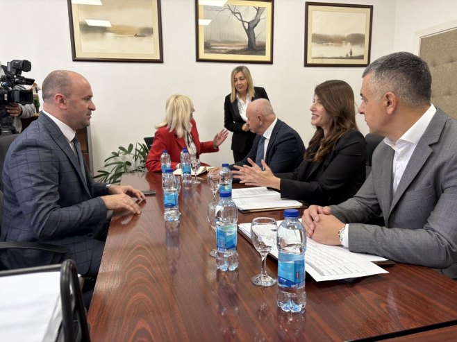 Đokić i Kuzmić sa Zečevićem o projektima u Brodu (FOTO)