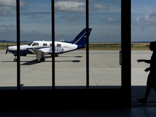 Venecuela: Avion pao na pistu odmah po polijetanju, poginulo dvoje putnika (FOTO)