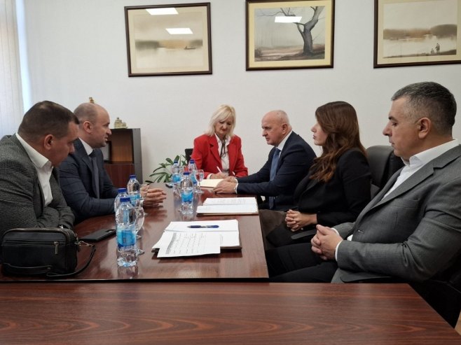Đokić i Kuzmić sa Zečevićem o projektima u Brodu (FOTO)
