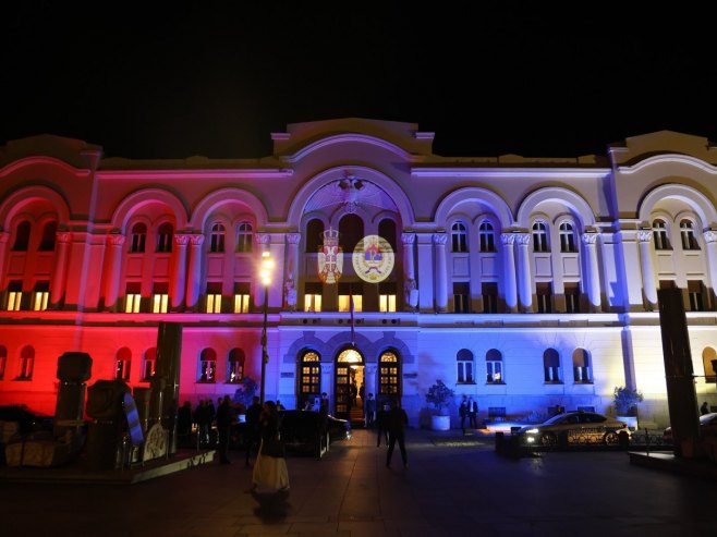 Banski dvor u sjaju grba Nemanjića i amblema Republike Srpske (FOTO)