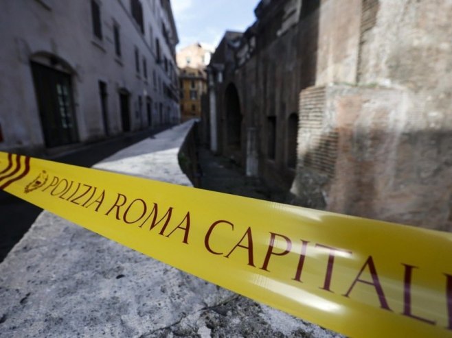 Rim: Јapanski turista pao sa zida Panteona i poginuo (FOTO/VIDEO) Rim: Јapanski turista pao sa zida Panteona i poginuo (FOTO/VIDEO)