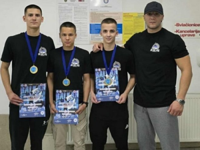 Kik-bokseri Dervente osvojili tri zlatne medalje na Balkan openu
