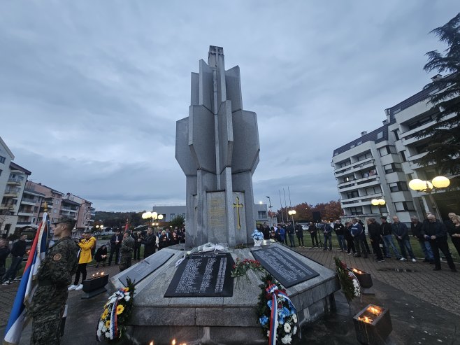 Ugljevik: Služen parastos poginulim borcima uoči krsne slave opštine - Svete Petke (FOTO)