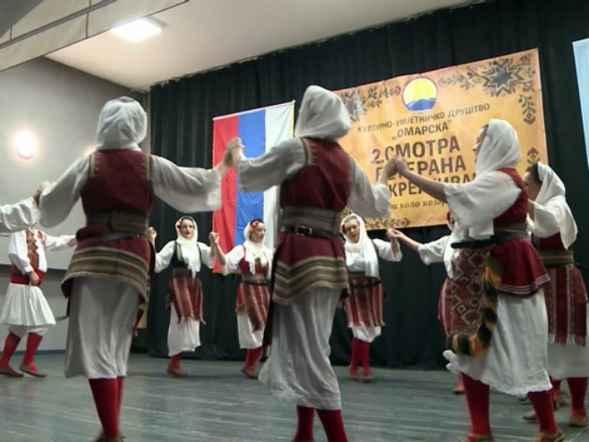 Omarska: Održana smotra veterana "Širi kolo, kozaračka lolo" (VIDEO)