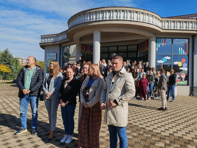 Radnici vrtića "Čika Јova Zmaj" u Bijeljini - Foto: RTRS