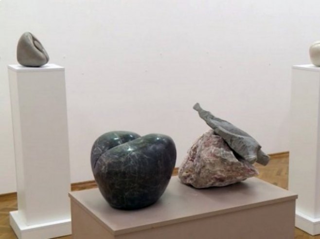 U prijedorskom Muzeju Kozare održano predavanje vajara Matije Radovića (VIDEO)