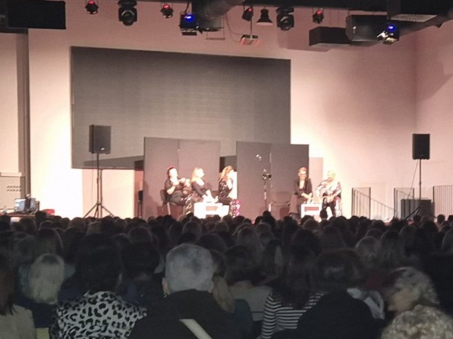 Banjaluka: Puna sala i oduševljenje publike na mjuziklu "Vesele devojke" Banjaluka: Puna sala i oduševljenje publike na mjuziklu "Vesele devojke"