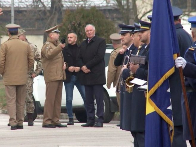 Novi skandal u režiji Heleza i Bećirovića: Štabni oficir bez diplome (VIDEO)