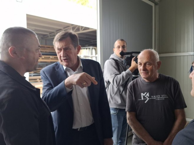 Mitrović posjetio drvoprerađivačku industriju Masiv Stil u Laktašima