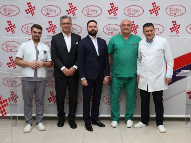 Zajednički hirurški poduhvat stručnjaka iz Banjaluke i Zagreba na UKC-u Srpske