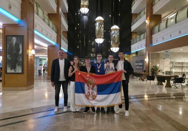 Učenici beogradske Matematičke gimnazije osvojili pet zlata i jedno srebro na Olimpijadi