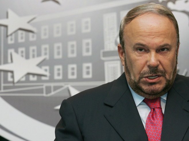 Bivši premijer Albanije Fatos Nano preminuo u 73. godini Bivši premijer Albanije Fatos Nano preminuo u 73. godini