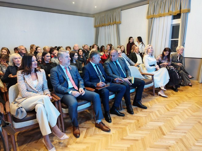 Umjetnički program u Kući Milanovića, Goluboviću i Šeraniću uručene zahvalnice