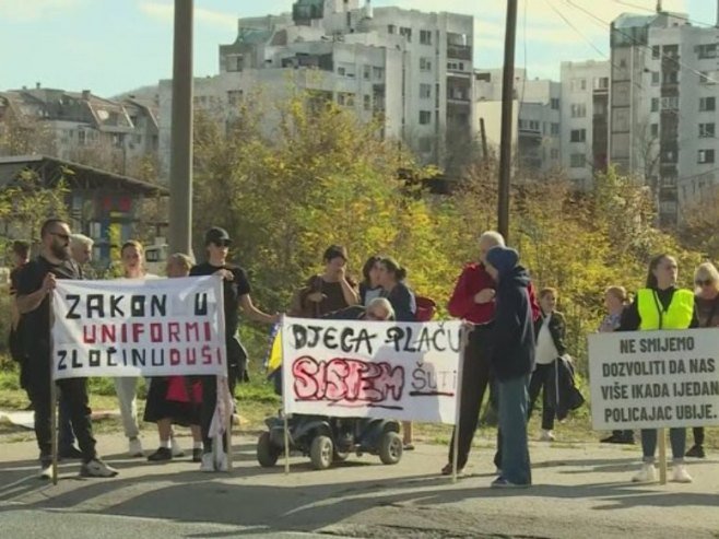 Protesti građana u Tuzli: Zbog slučaja seksualnog iskorištavanja maloljetnica zatražili ostavke u policiji
