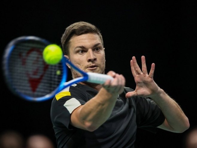 Kecmanović se plasirao se u drugo kolo ATP turnira u Atini