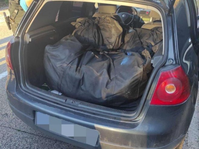 Na području Trebinja uhapšena četiri lica, zaplijeljena veća količina skanka