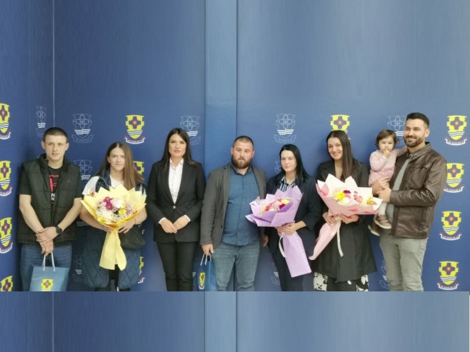 Doboj: Dobijanjem trećeg djeteta vlasništvo nad stanom ostvarile tri porodice