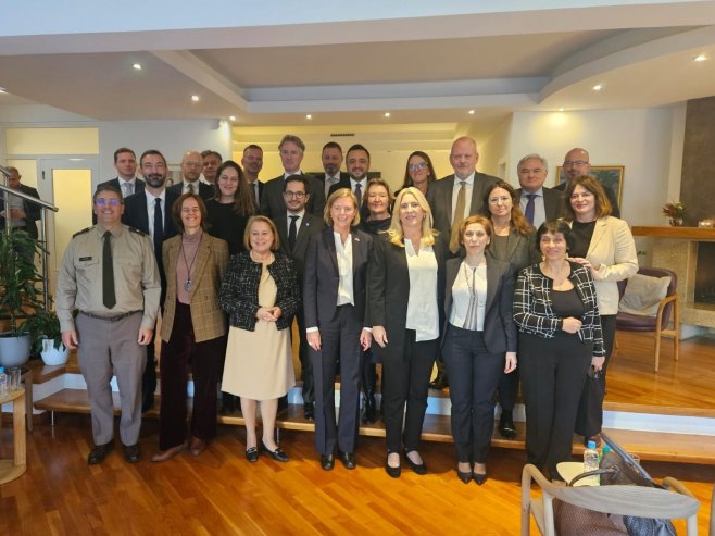 Cvijanović: Ukinuti strani intervencionizam i omogućiti djelovanje na demokratskim principima