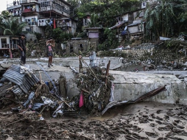 Na Filipinima broj poginulih od tajfuna porastao na 114 (VIDEO)