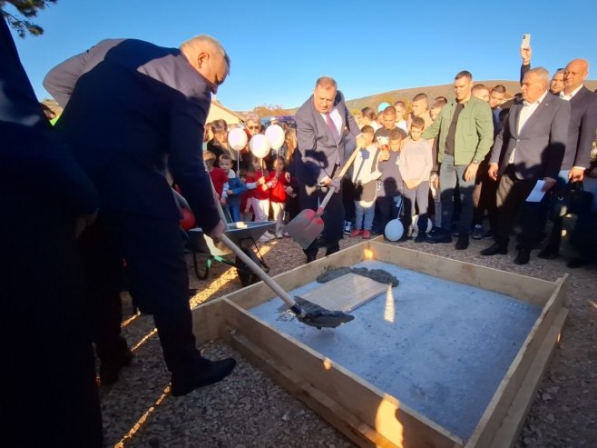 Dodik i Minić položili kamen temeljac za izgradnju novog vrtića u Bileći (VIDEO/FOTO)