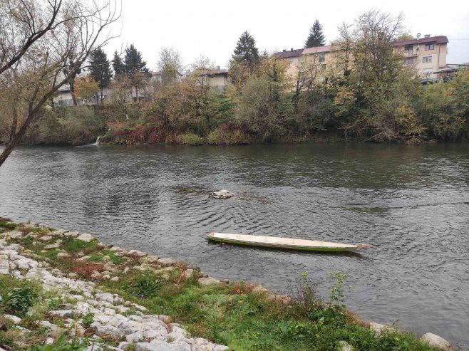 Vrbasom ponovo zaplovio potopljeni dajak