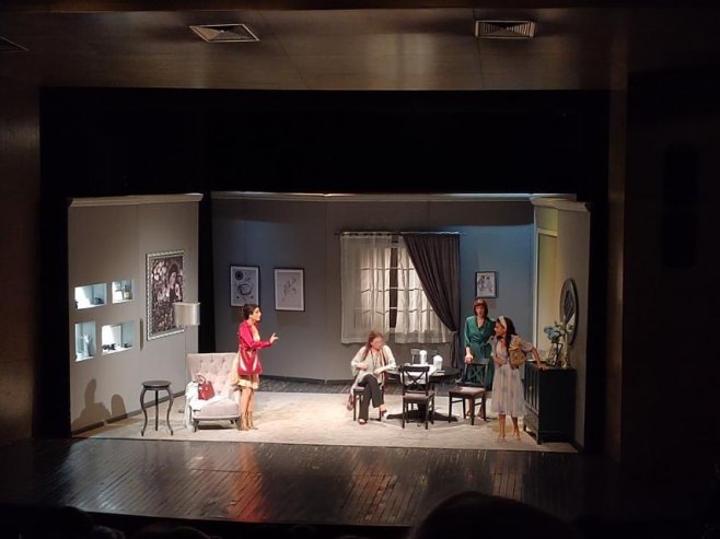 U okviru "Zlatne vile" odigrana predstava "Udovica živog čoveka" Zvezdara teatra (FOTO)