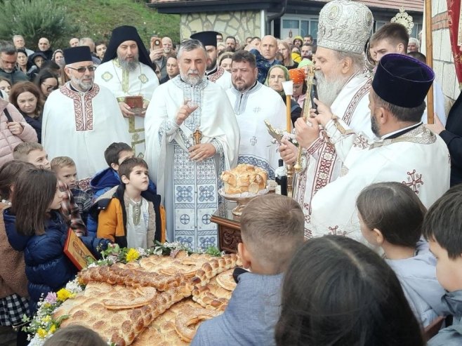 Vjernici u Sjevernoj Mitrovici obilježili hramovnu i gradsku slavu Svetog Dimitrija (VIDEO)