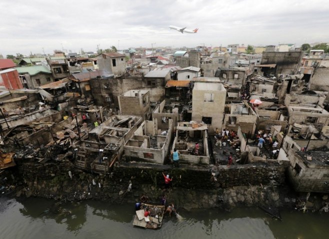 Na Filipinima evakuisano više od 100.000 ljudi, u očekivanju super tajfuna Fung-vong