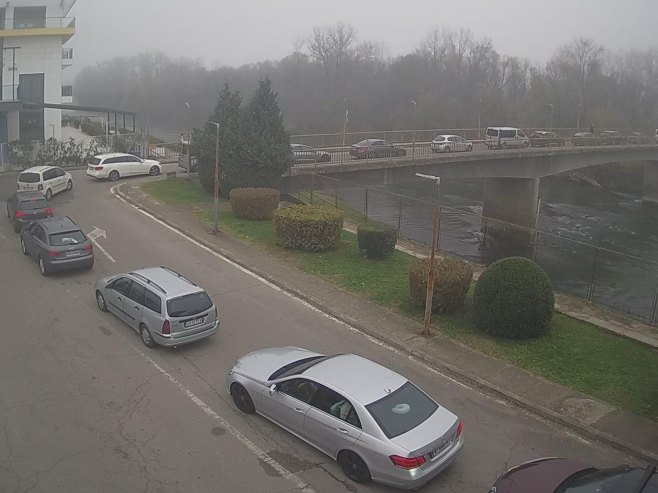 Pojačana frekvencija putničkih vozila na graničnim prelazima