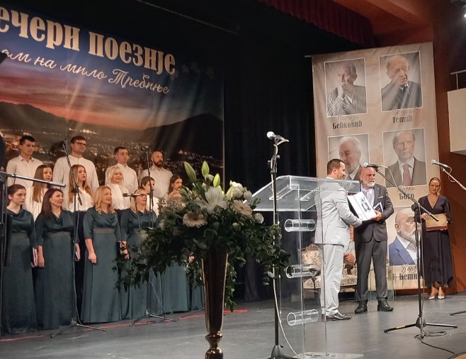 Dučićeva nagrada uručena pjesniku Đorđu Nešiću