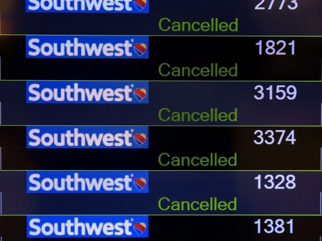 Otkazani letovi (foto: EPA/JIM LO SCALZO - ilustracija) - 