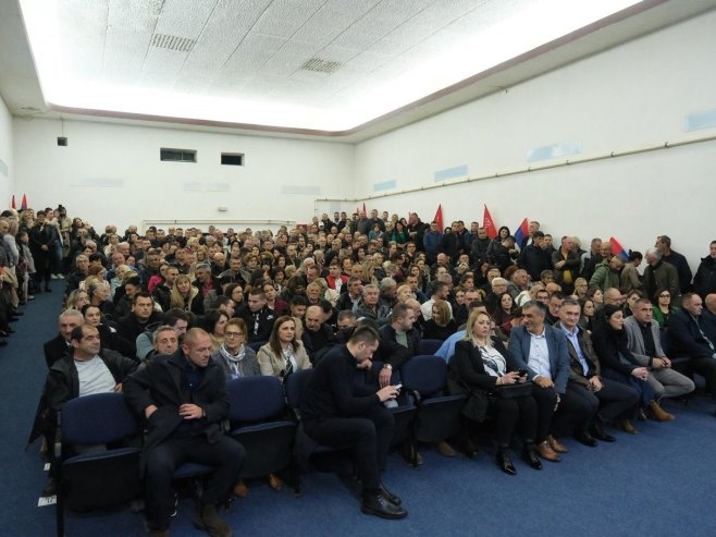 Dodik i Karan u Rogatici razgovarali sa građanima (FOTO)