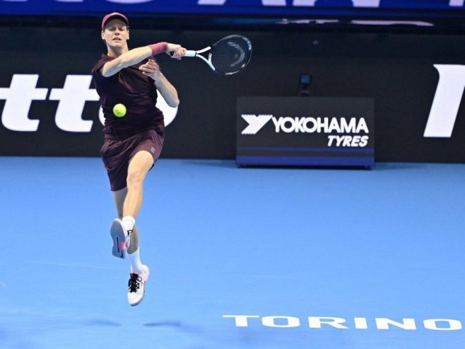 Siner pobijedio Ože-Alijasima u prvom kolu završnog mastersa