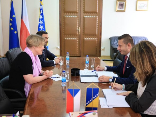 Goganović sa ambasadorkom i vojnim atašeom Češke Republike - Foto: Ustupljena fotografija