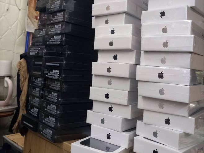 Oduzeta veća količina mobilnih telefona, vrijednost 450.000 KM, pogledajte kako su pakovani