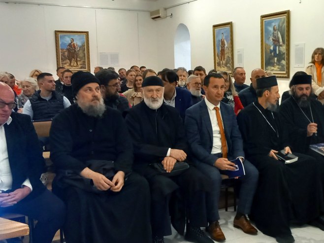 Monografija "Herceg Novi - Ne damo svetinje" Monografija "Herceg Novi - Ne damo svetinje" - Foto: SRNA