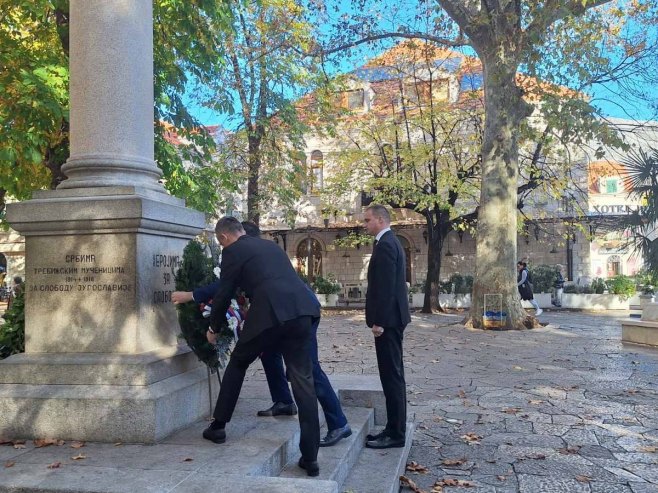 Položeni vijenci povodom Dana oslobođenja Trebinja - Foto: RTRS