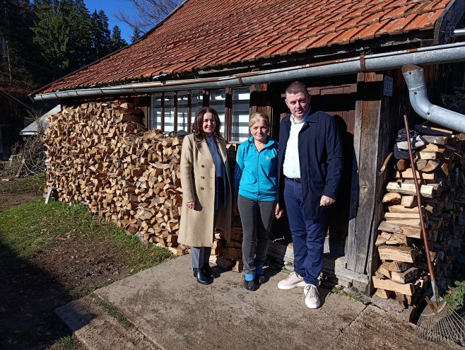 Opština pomaže vlasnici 70 goveda u selu Šibovi