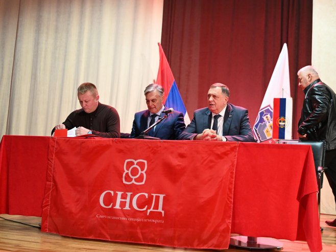 Dodik i Karan u Rudom: Glasom za Karana presuditi Šmitu i sarajevskoj čaršiji (FOTO)