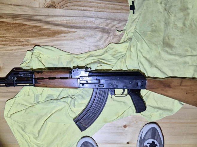 Kod lica u Derventi pronađeno oružje i municija Kod lica u Derventi pronađeno oružje i municija