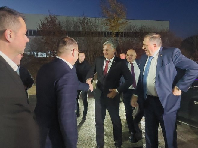 Dodik i Karan na otvaranju novog proizvodnog pogona preduzeća "Ekoboks" u Potočarima (FOTO)