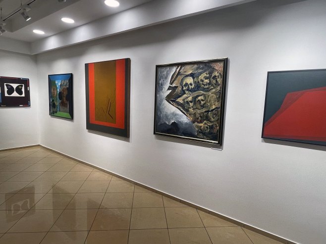 Prijedor, izložba slika i skulptura Likovne kolonije Sićevo Prijedor, izložba slika i skulptura Likovne kolonije Sićevo - Foto: SRNA