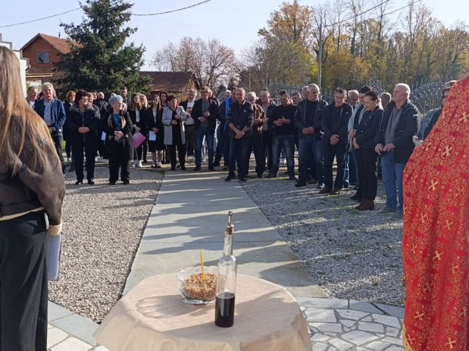 Parastos - Donjoj Slatini kod Šamca Parastos - Donjoj Slatini kod Šamca - Foto: SRNA