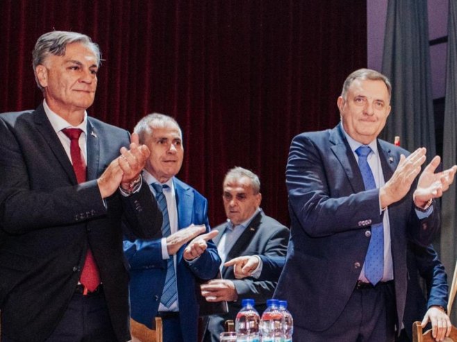 Poruka SNSD iz Bileće: Izbor jednostavan - glasati za Srpsku ili za Šmita