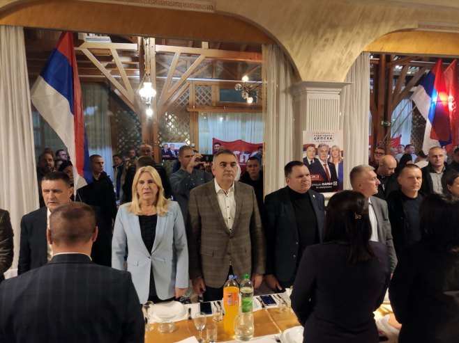 SNSD predizborna tribina u banjalučkom naselju Lazarevo SNSD predizborna tribina u banjalučkom naselju Lazarevo - Foto: SRNA